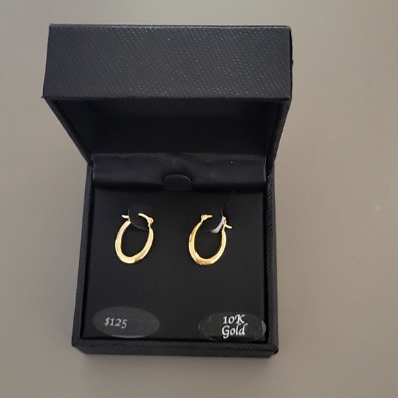 10K gold hoop earrings, - Picture 4 of 4